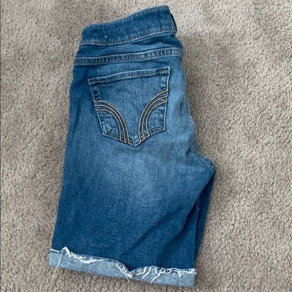 Low rise Hollister Shorts - Picture 2 of 3